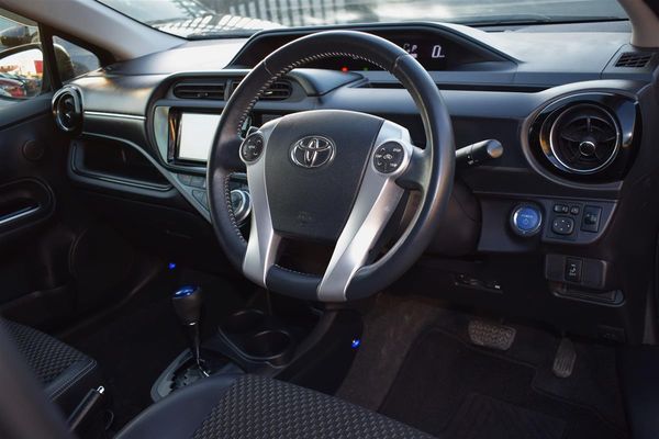 2015 Toyota Aqua X Urban*Body-Kit Carousel 14