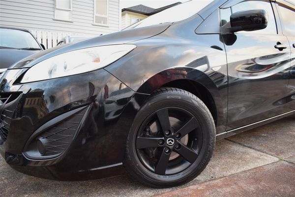 2012 Mazda Premacy 20S Power Sliding door Carousel 3