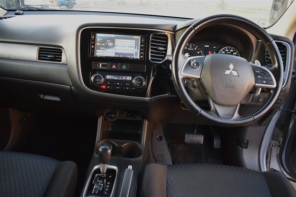 2013 Mitsubishi Outlander 24G*4WD*7 Seater Carousel 11
