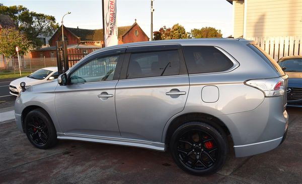 2013 Mitsubishi Outlander 24G*4WD*7 Seater Carousel 7