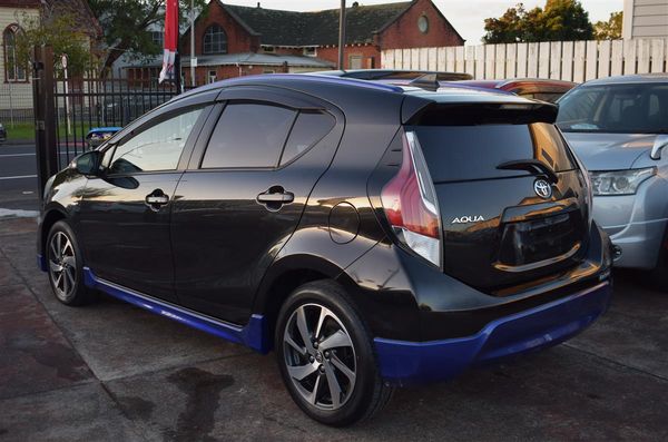 2015 Toyota Aqua X Urban*Body-Kit Carousel 7