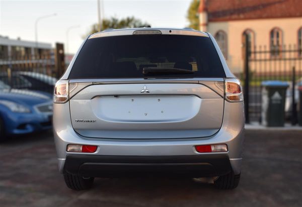 2013 Mitsubishi Outlander 24G*4WD*7 Seater Carousel 4