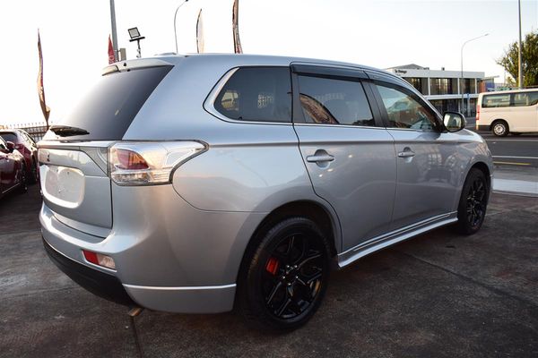 2013 Mitsubishi Outlander 24G*4WD*7 Seater Carousel 5