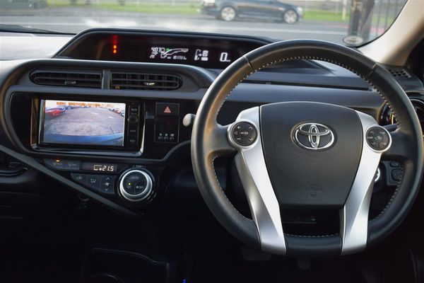2015 Toyota Aqua X Urban*Body-Kit Carousel 9