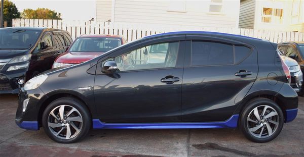 2015 Toyota Aqua X Urban*Body-Kit Carousel 8