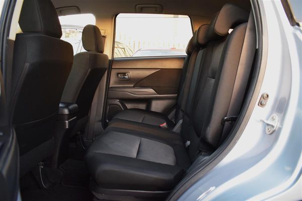 2013 Mitsubishi Outlander 24G*4WD*7 Seater Carousel 13