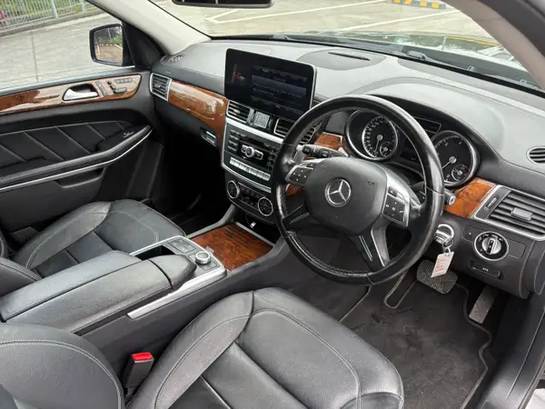 2014 Mercedes-Benz GL350D Carousel 4