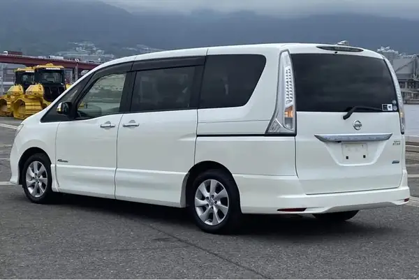 2012 Nissan Serena Carousel 2