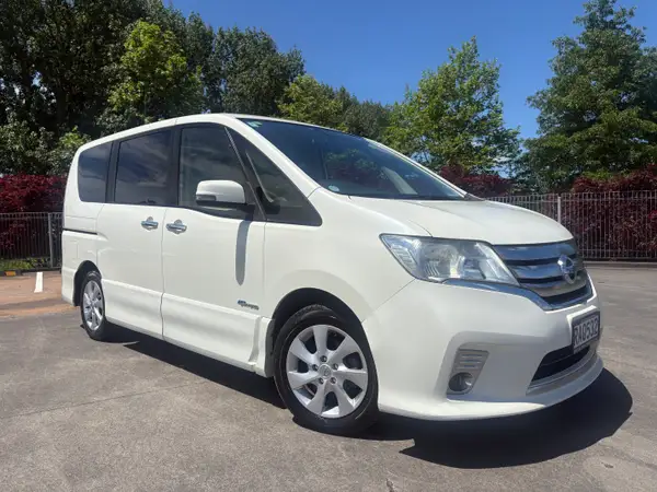 2013 Nissan Serena highway star hybrid