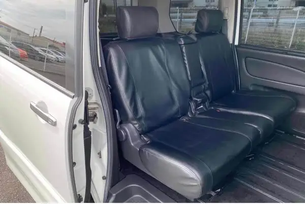 2011 Nissan Serena Carousel 4