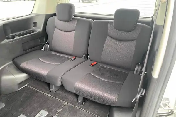 2013 Nissan Serena Carousel 6