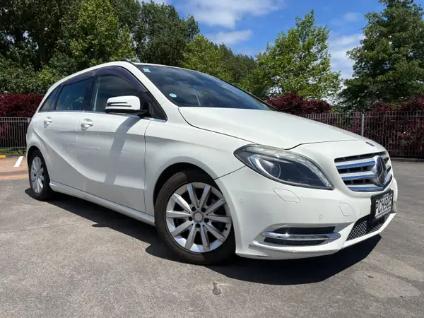 2012 Mercedes-Benz B180