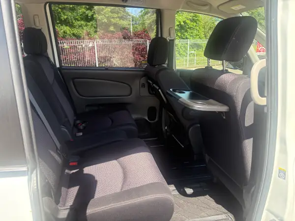 2013 Nissan Serena highway star hybrid Carousel 8