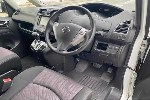 2013 Nissan Serena Carousel 4