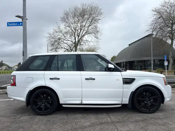 2011 Land Rover Range Rover Sport TDV6 3.0L NZ NEW Carousel 1