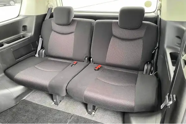 2012 Nissan Serena Carousel 6