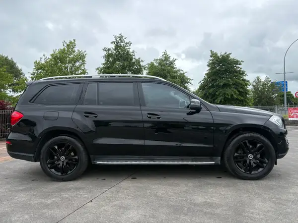 2014 Mercedes-Benz GL350D Carousel 1