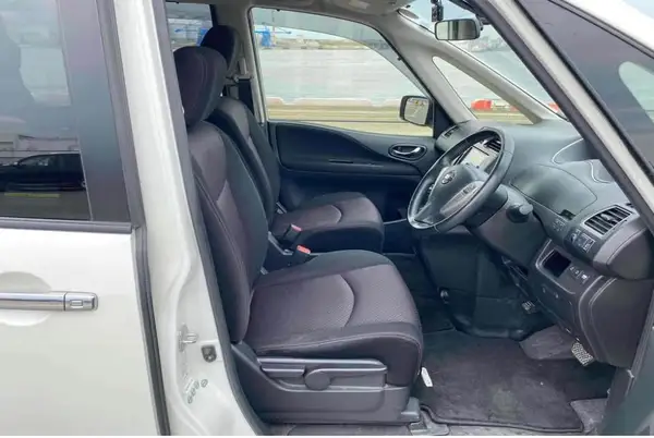 2012 Nissan Serena Carousel 4