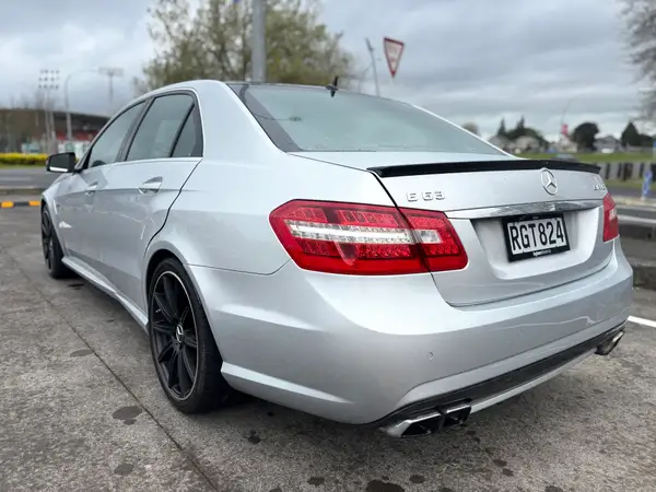2010 Mercedes-Benz E63 6.2L V8 AMG Carousel 9