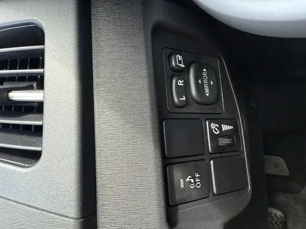 2012 Prius phv Carousel 4