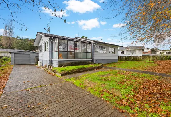 24 Redcrest Avenue, Red Hill