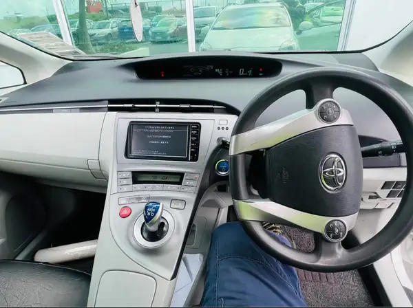 Toyota Prius 2015S Model Carousel 3