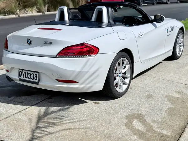 BMW Z4 2013 20i S Drive Carousel 6