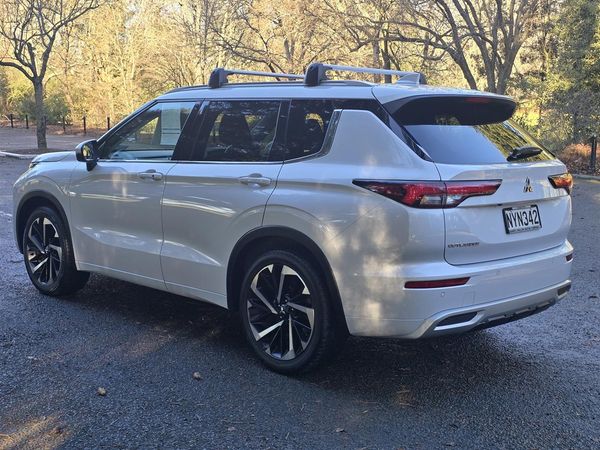 2021 Mitsubishi Outlander VRX Carousel 15