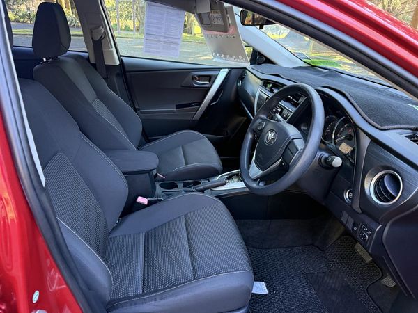 2013 Toyota Auris Carousel 2