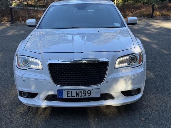 2012 Chrysler 300 SRT8 Carousel 15