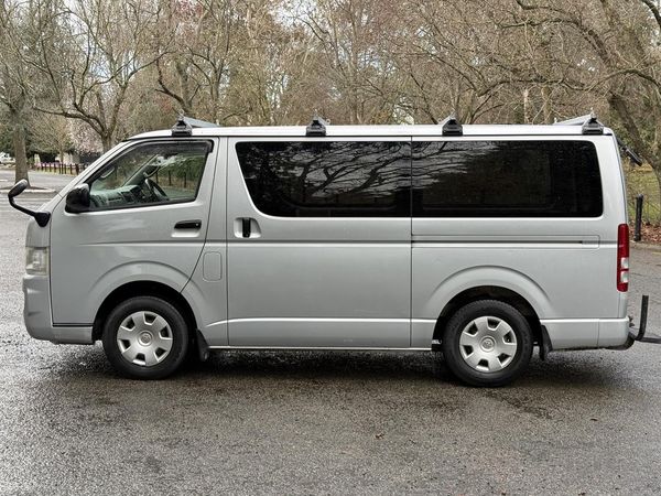 2009 Toyota Hiace Carousel 12