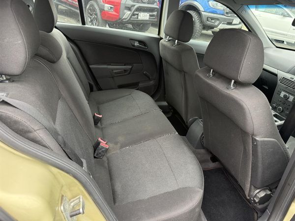 2005 Holden Astra Carousel 5