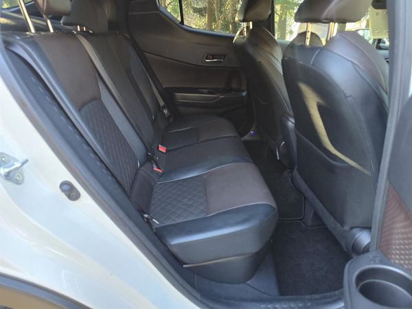2017 Toyota C-HR Carousel 6