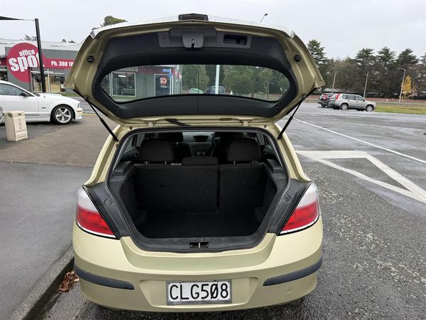 2005 Holden Astra Carousel 6