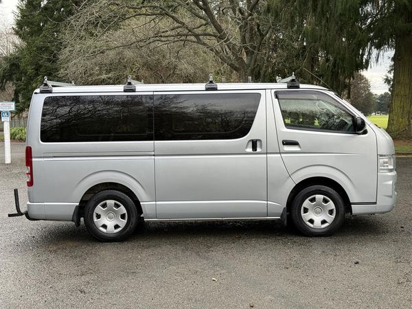 2009 Toyota Hiace Carousel 11
