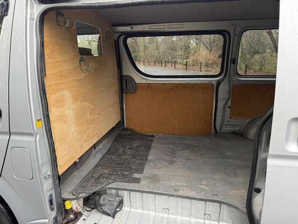 2009 Toyota Hiace Carousel 4