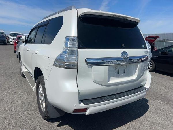 2015 Toyota Land Cruiser Prado TZ-G 4WD Carousel 2