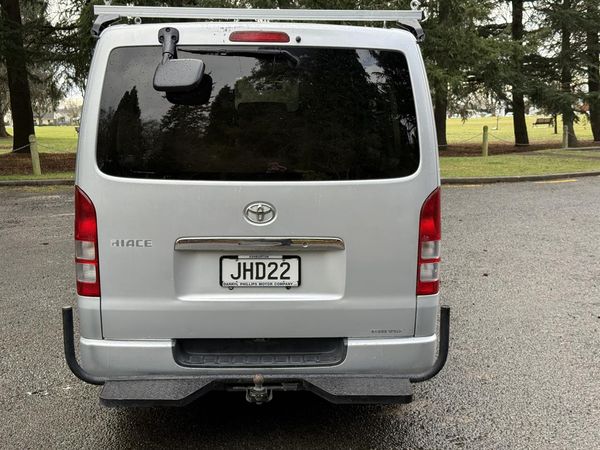 2009 Toyota Hiace Carousel 13
