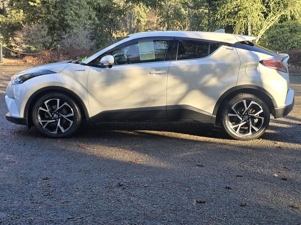 2017 Toyota C-HR Carousel 13