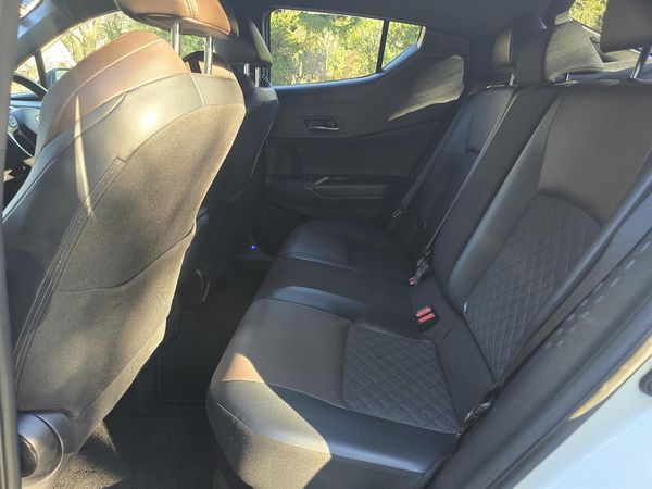 2017 Toyota C-HR Carousel 5