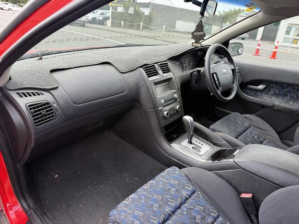 2004 Ford Falcon Carousel 4