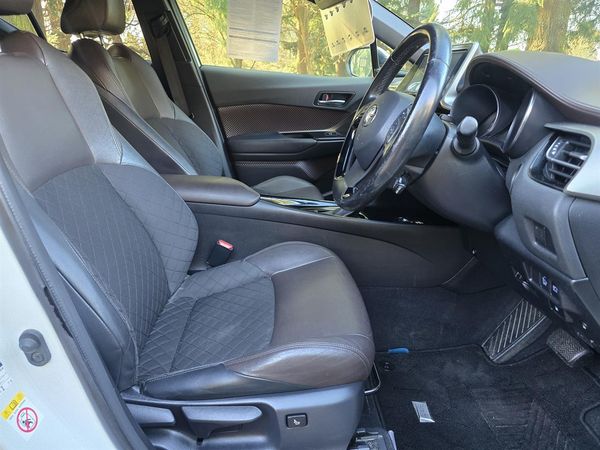 2017 Toyota C-HR Carousel 2