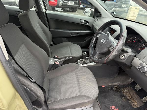 2005 Holden Astra Carousel 1