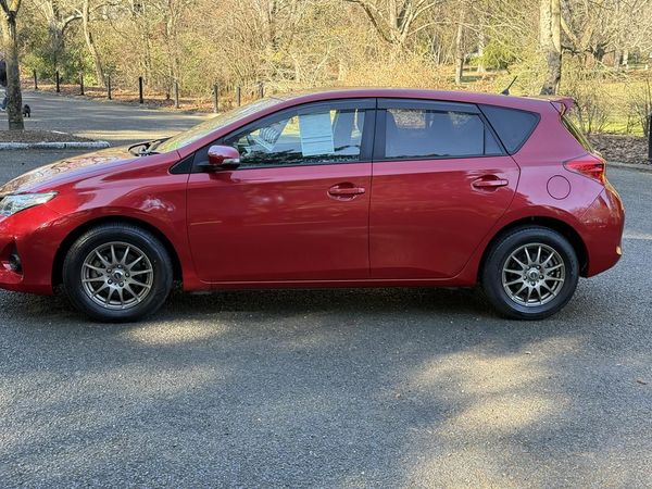 2013 Toyota Auris Carousel 13