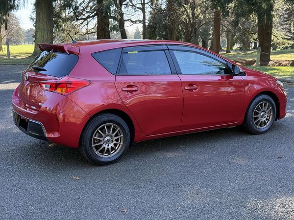 2013 Toyota Auris Carousel 11