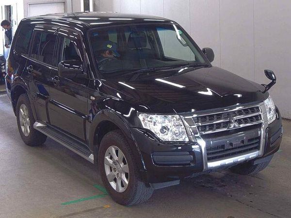 2015 Mitsubishi Pajero