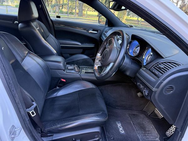 2012 Chrysler 300 SRT8 Carousel 2