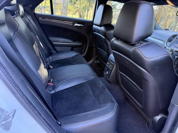2012 Chrysler 300 SRT8 Carousel 6