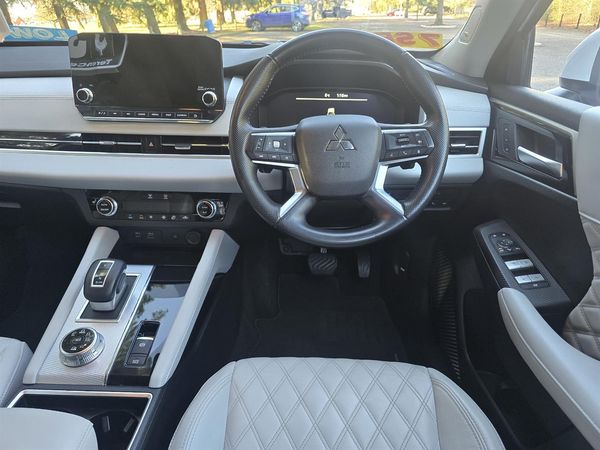 2021 Mitsubishi Outlander VRX Carousel 9