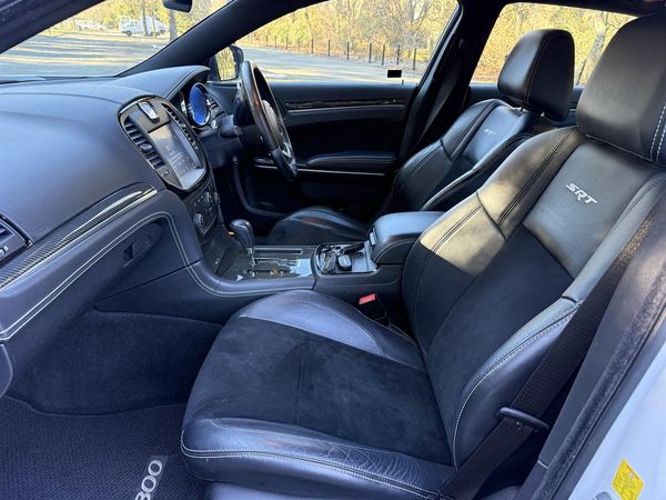 2012 Chrysler 300 SRT8 Carousel 3